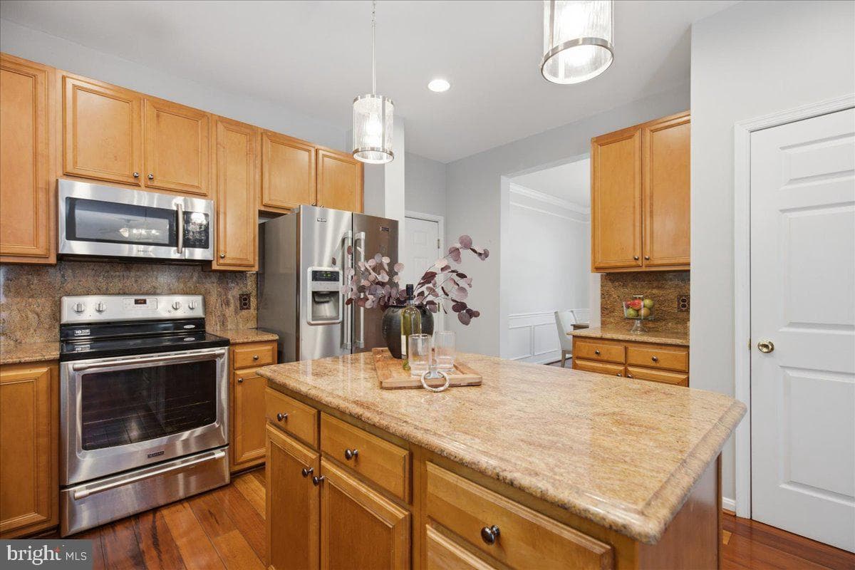 2424 Springbrook Court photo 38