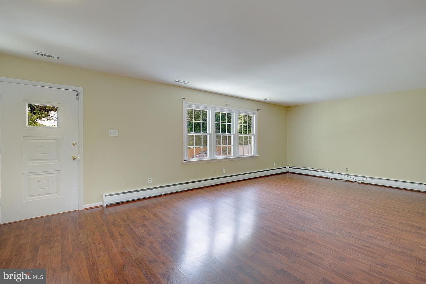 2546 Hillside Drive photo 4