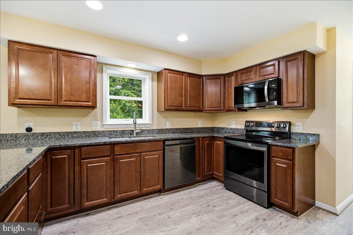 3955 Breezy Point Road photo 14