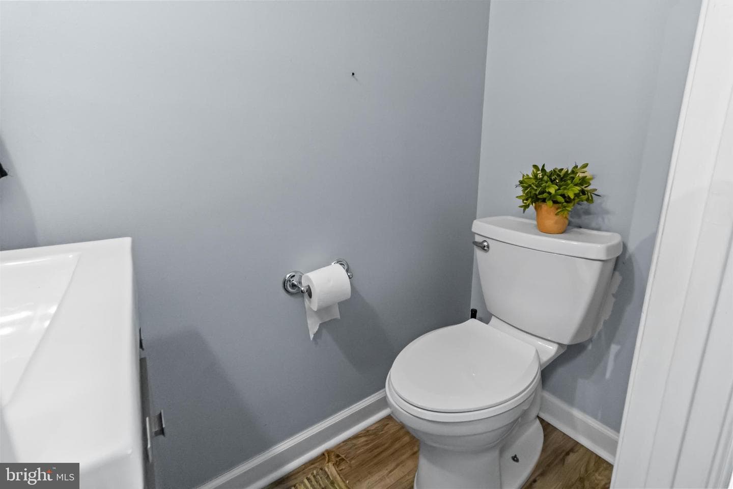 1525 Sharpes Court photo 7