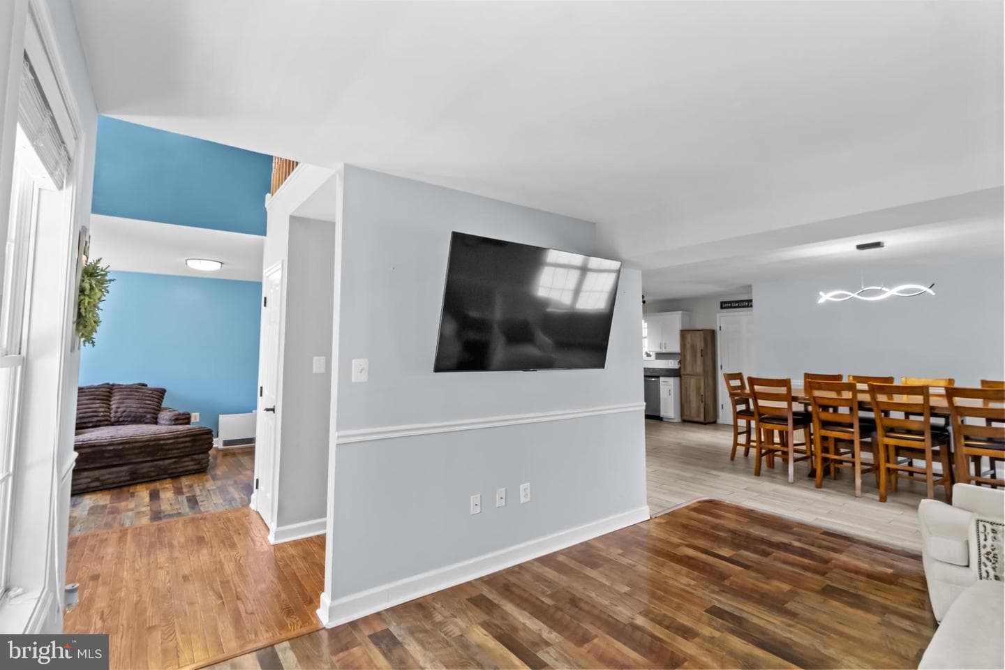 1525 Sharpes Court photo 8
