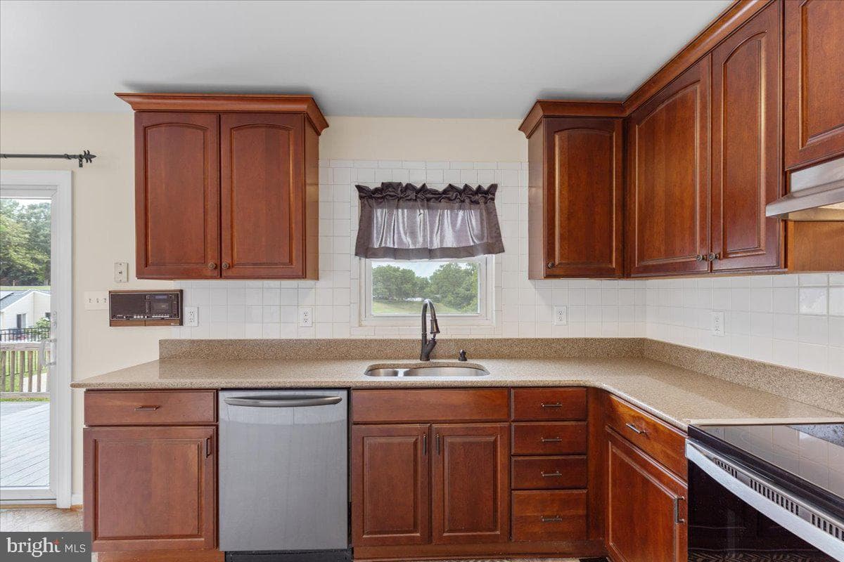 8407 Wesley Stinnett Boulevard photo 11