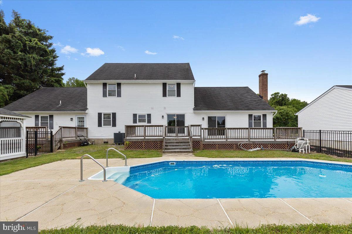 8407 Wesley Stinnett Boulevard photo 3