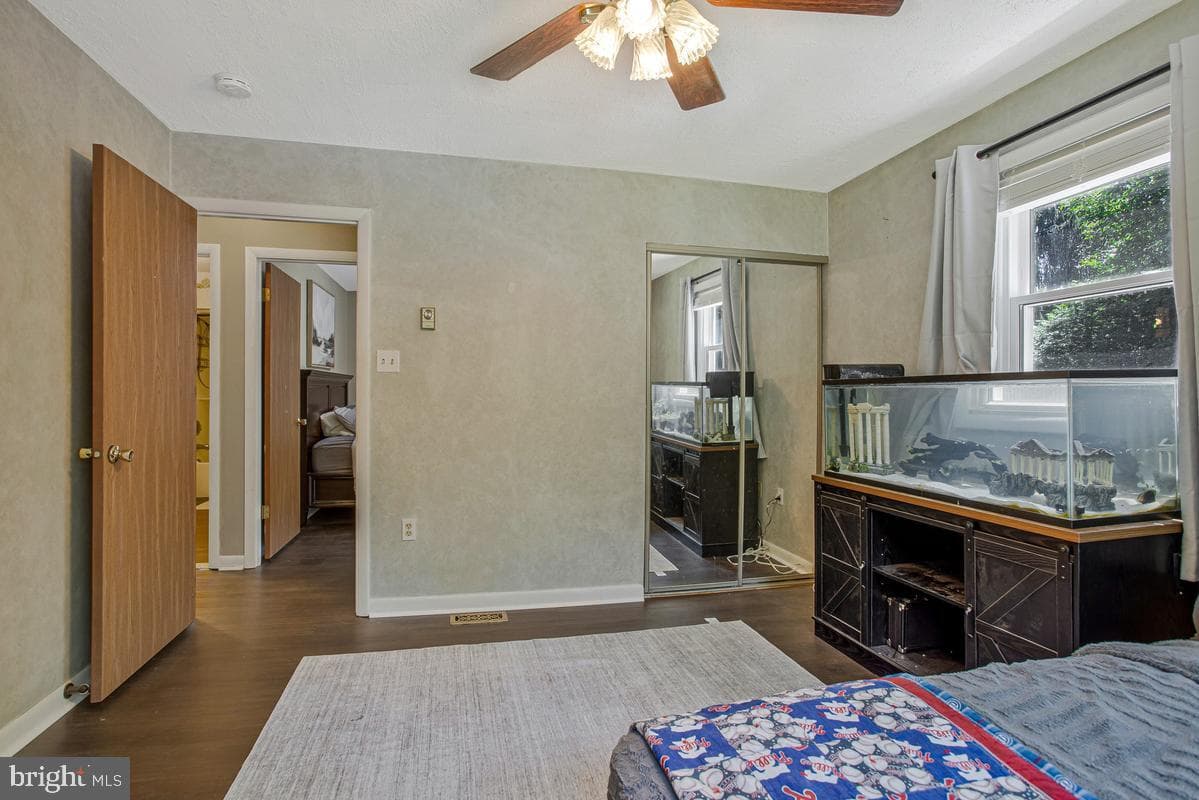 2811 Glasgow Way photo 14