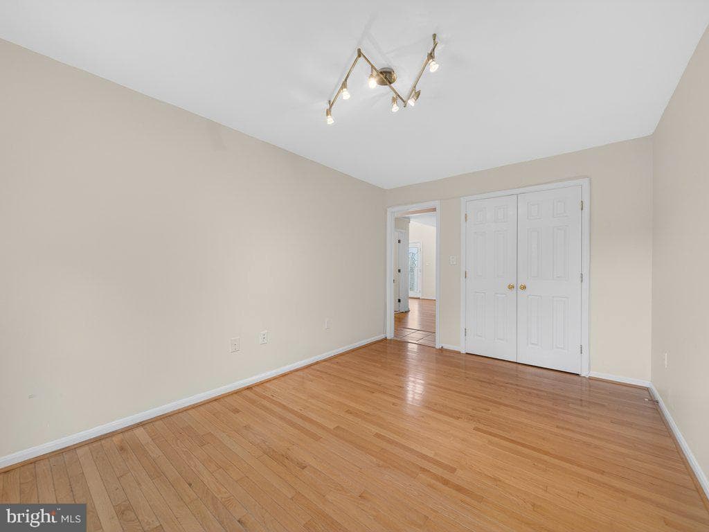 9290 Baker Street photo 11