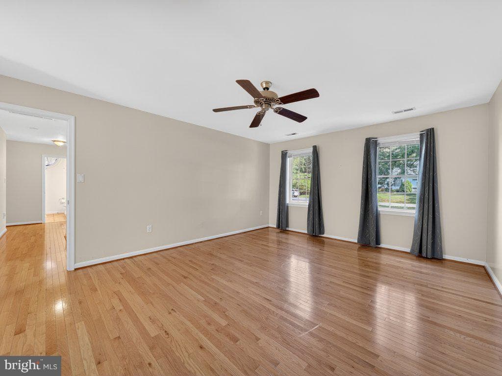 9290 Baker Street photo 40