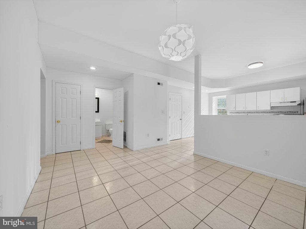 9290 Baker Street photo 53