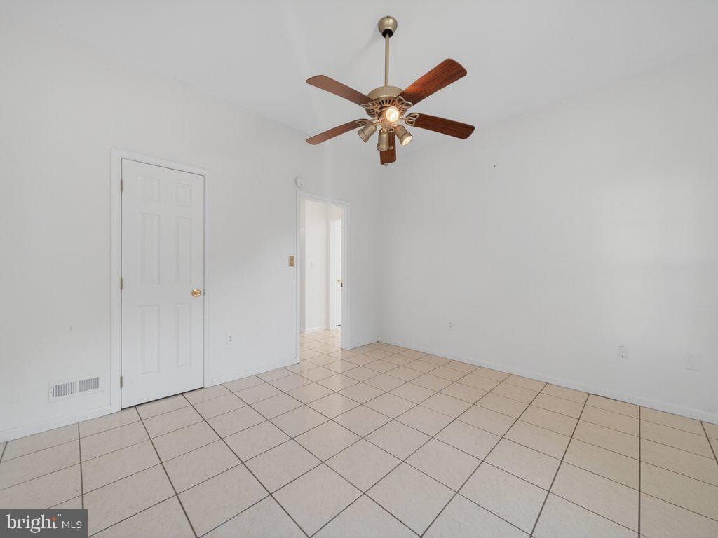 9290 Baker Street photo 56