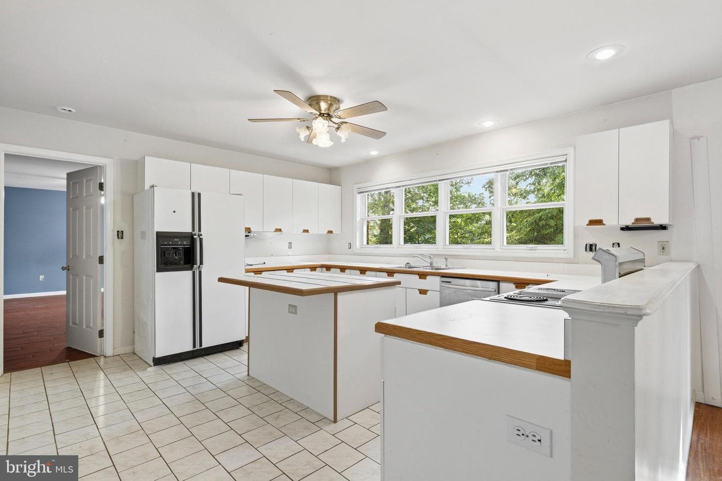 924 Chart Court photo 38