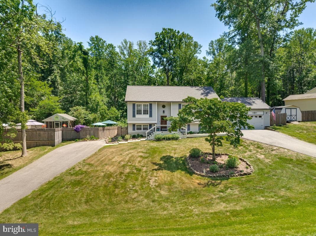9017 Megan Circle photo 44