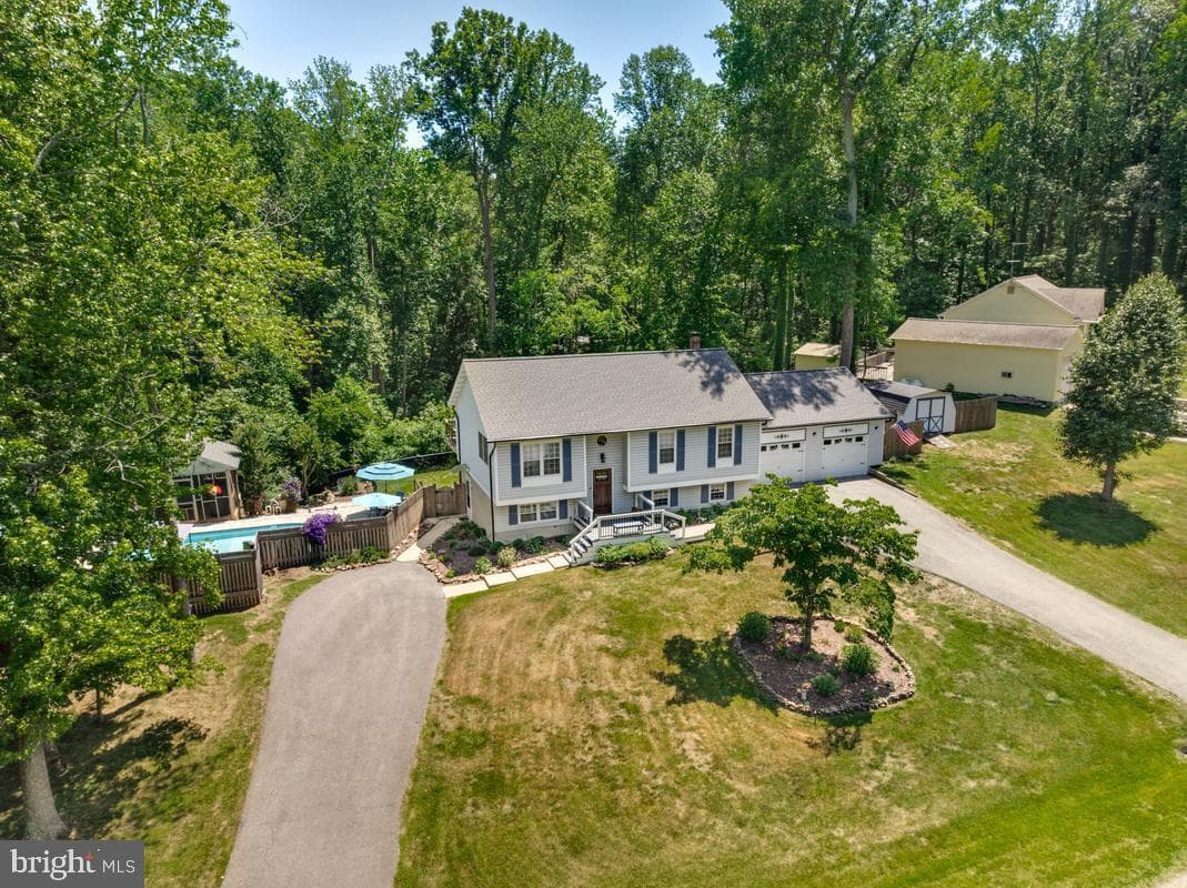 9017 Megan Circle photo 46