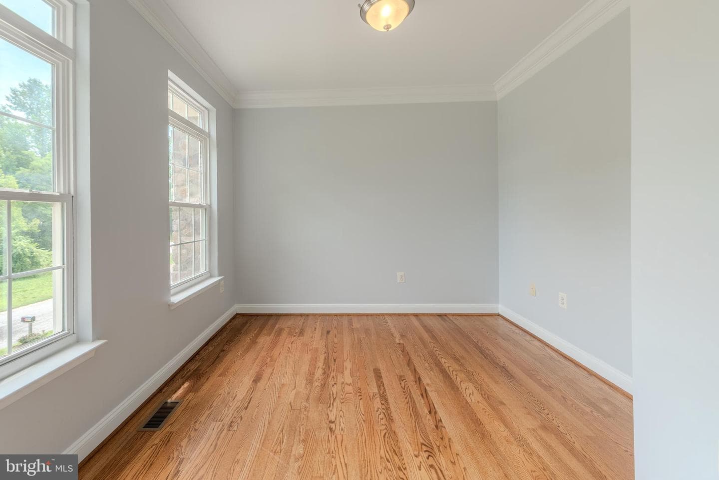 5034 Barrington Lane photo 11