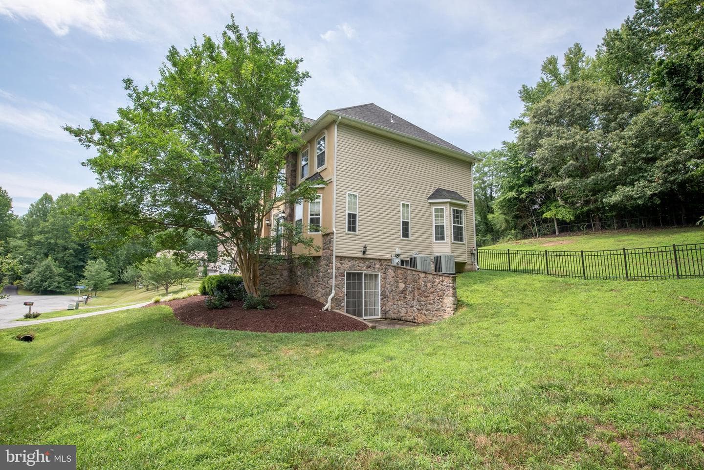5034 Barrington Lane photo 5