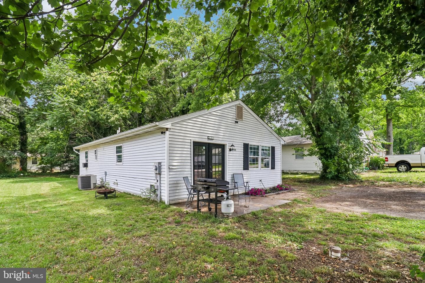 345 Laurel Drive photo 3