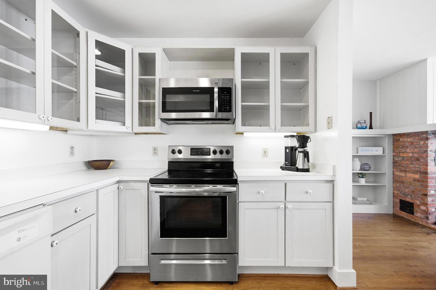 5424 Beach Drive photo 23