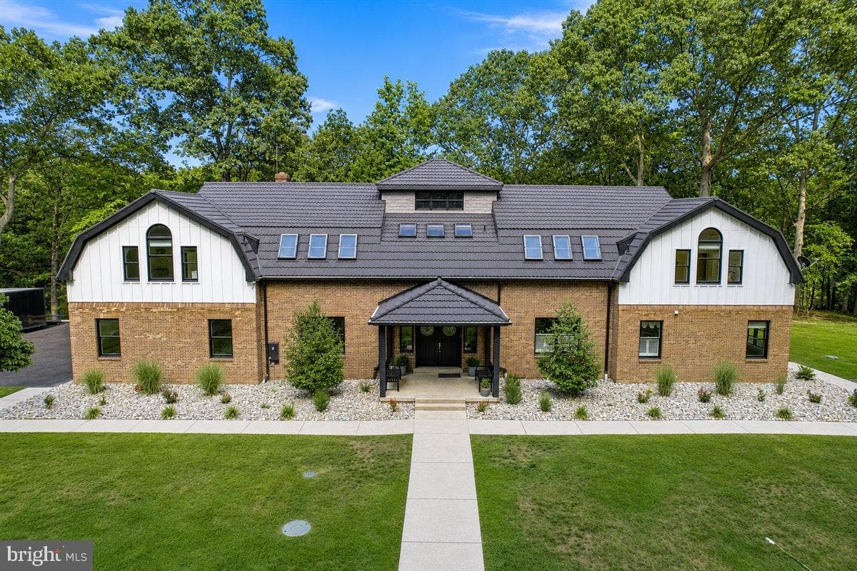 7785 Swan Lane photo 10