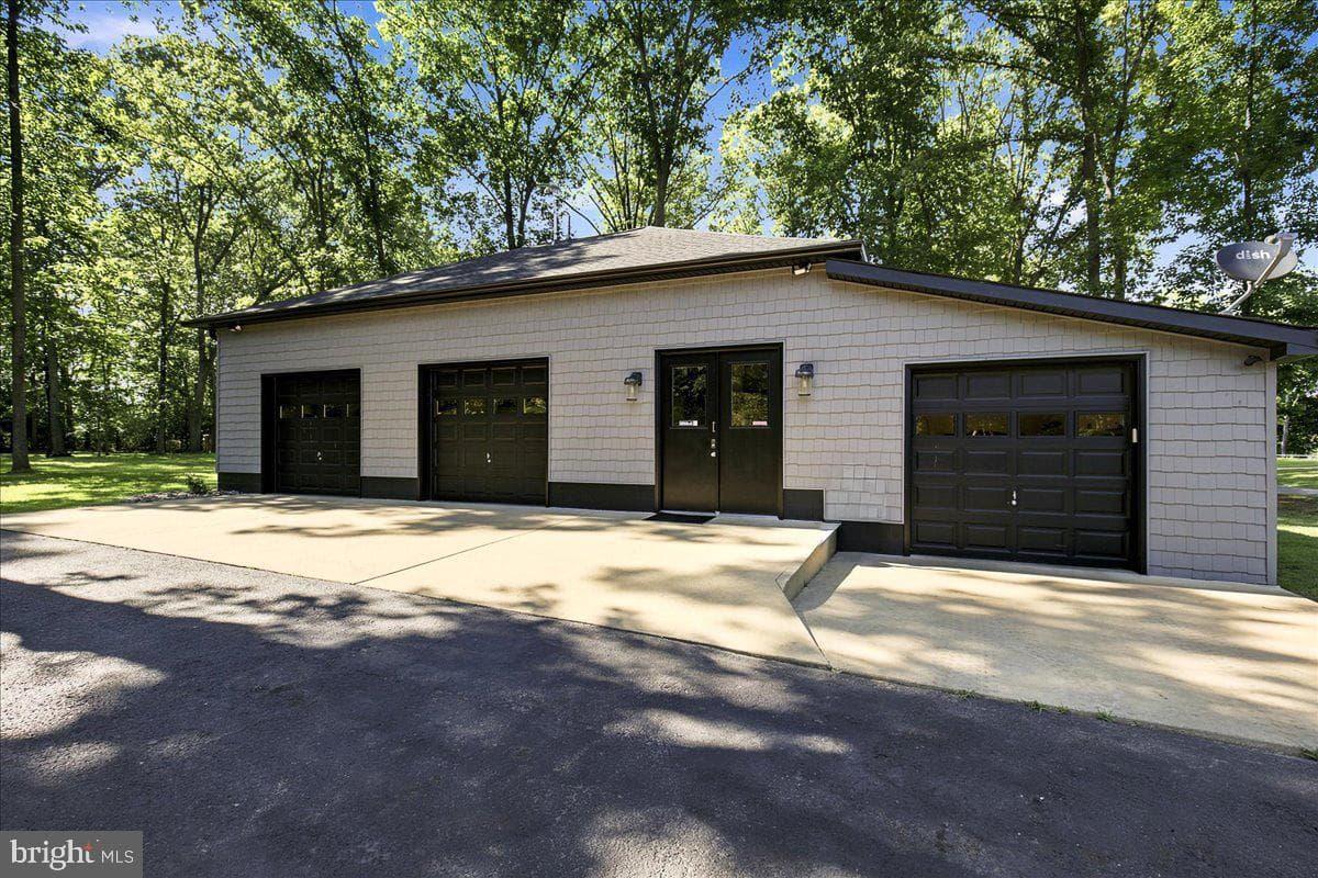 7785 Swan Lane photo 12