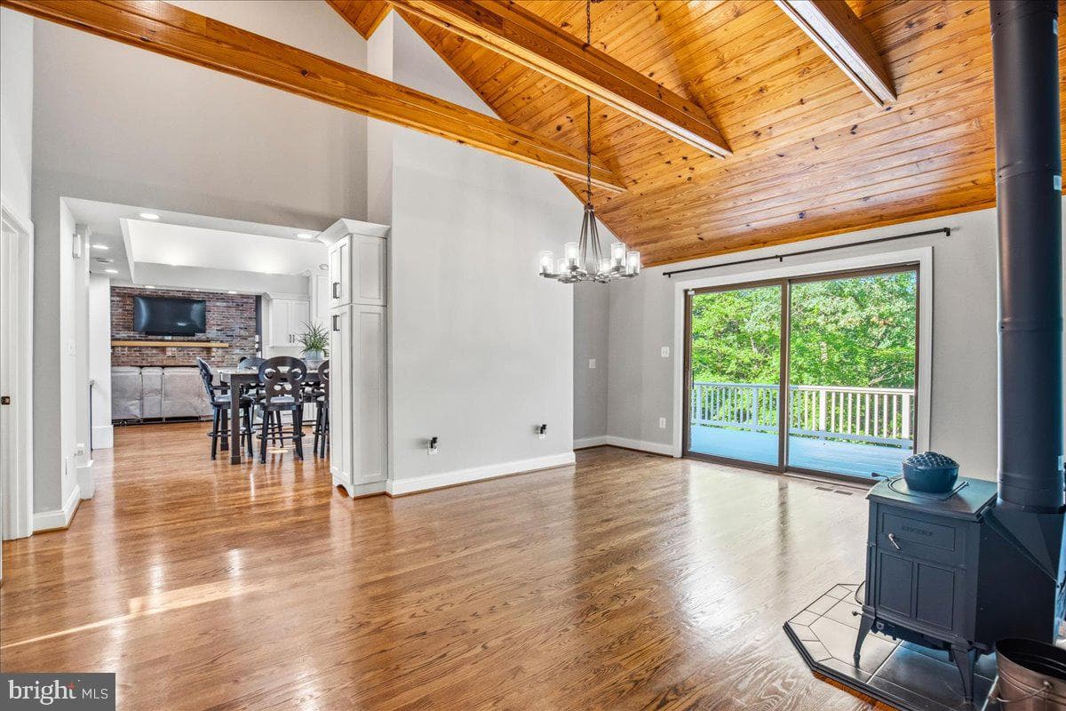 7785 Swan Lane photo 32