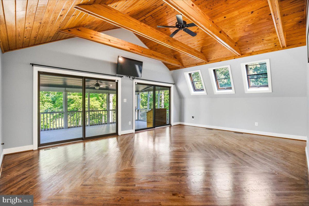 7785 Swan Lane photo 33