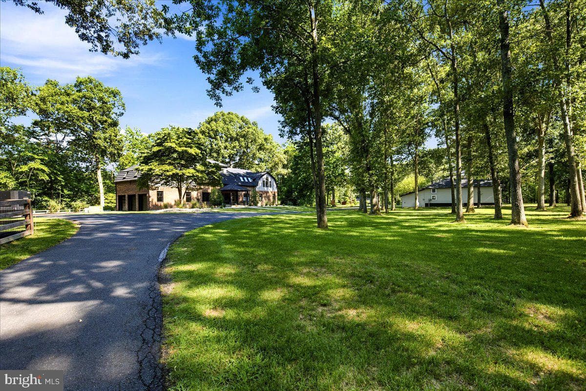 7785 Swan Lane photo 8