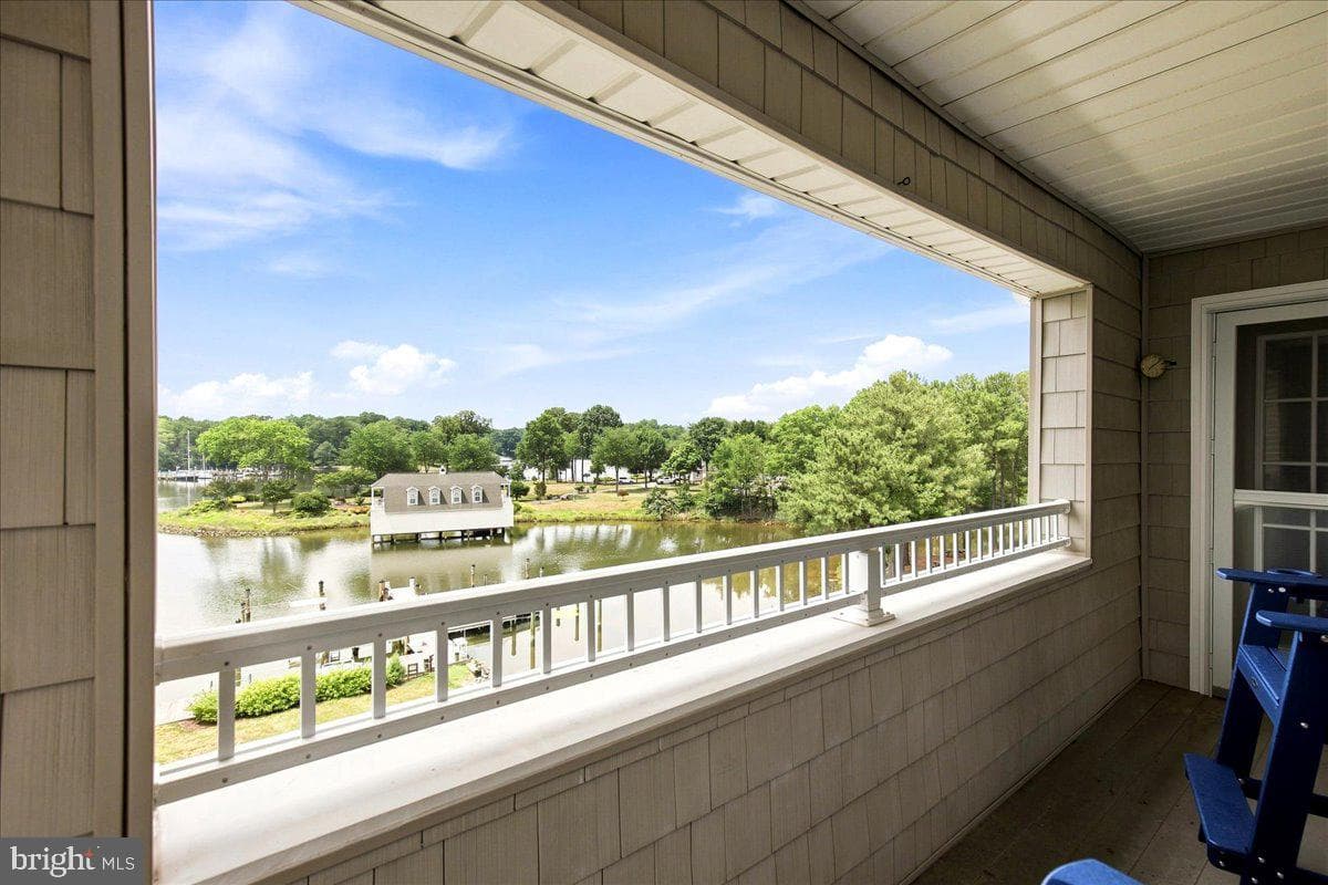 534 Oyster Bay Place #401 photo 23