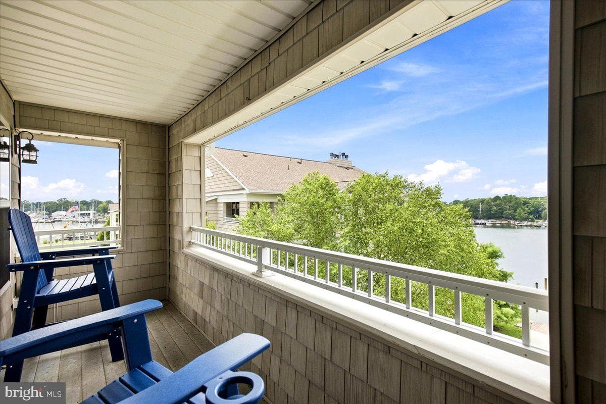 534 Oyster Bay Place #401 photo 24