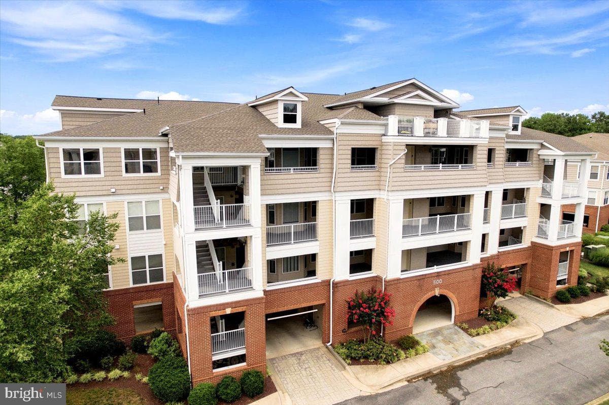 534 Oyster Bay Place #401 photo 40