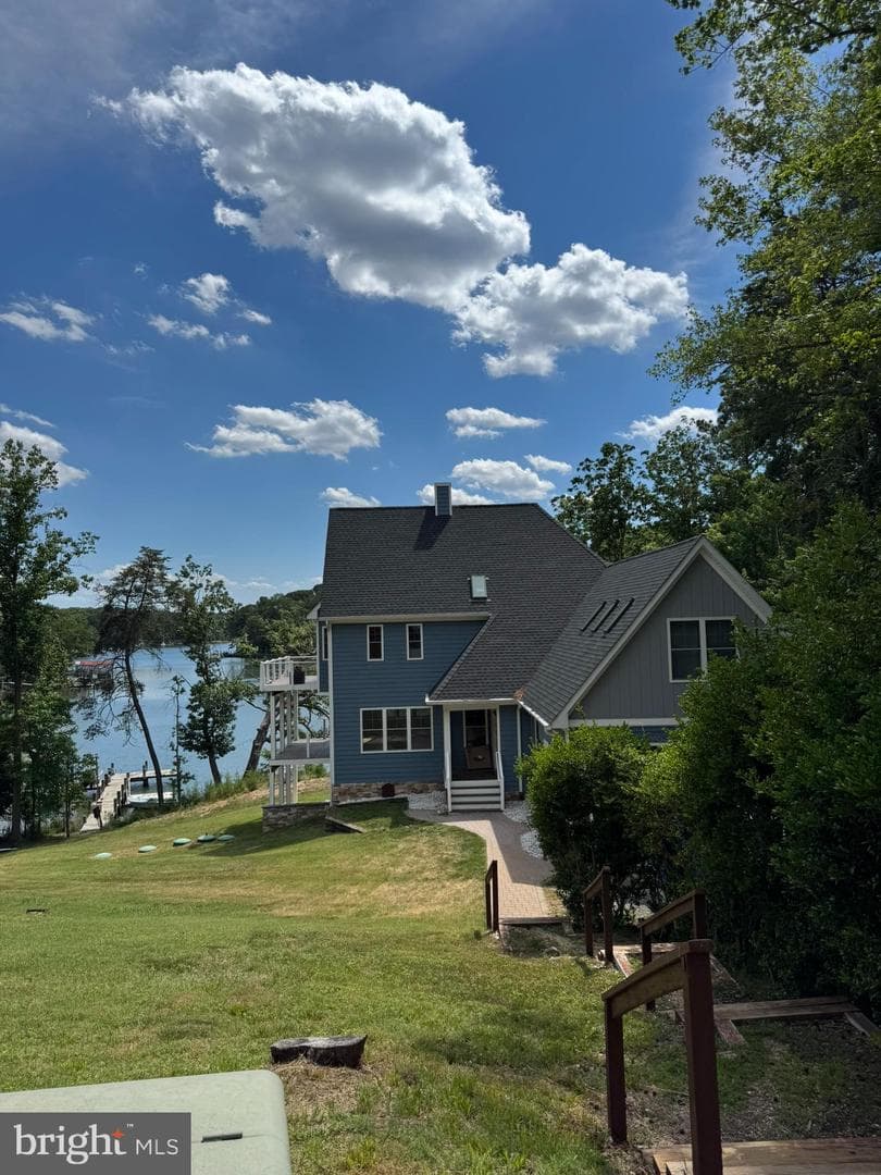 211 Sailboat Court, Lusby