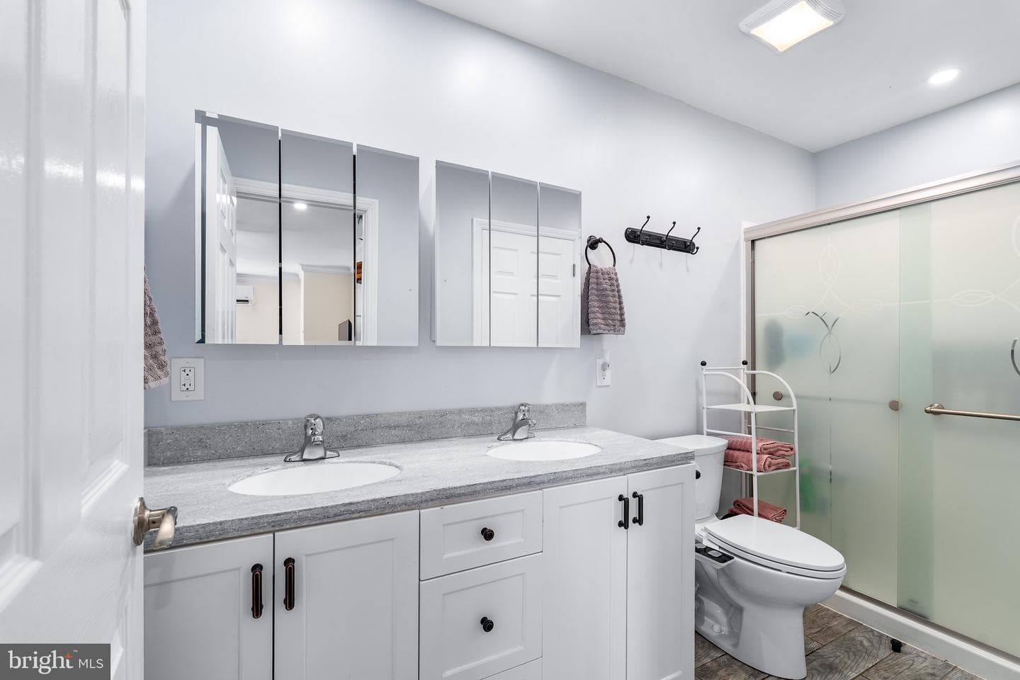 110 Whitehall Road photo 32