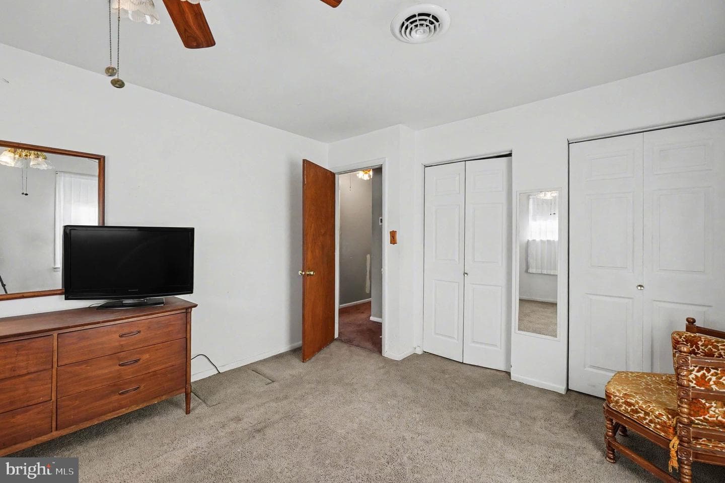 122 W Village Road photo 18