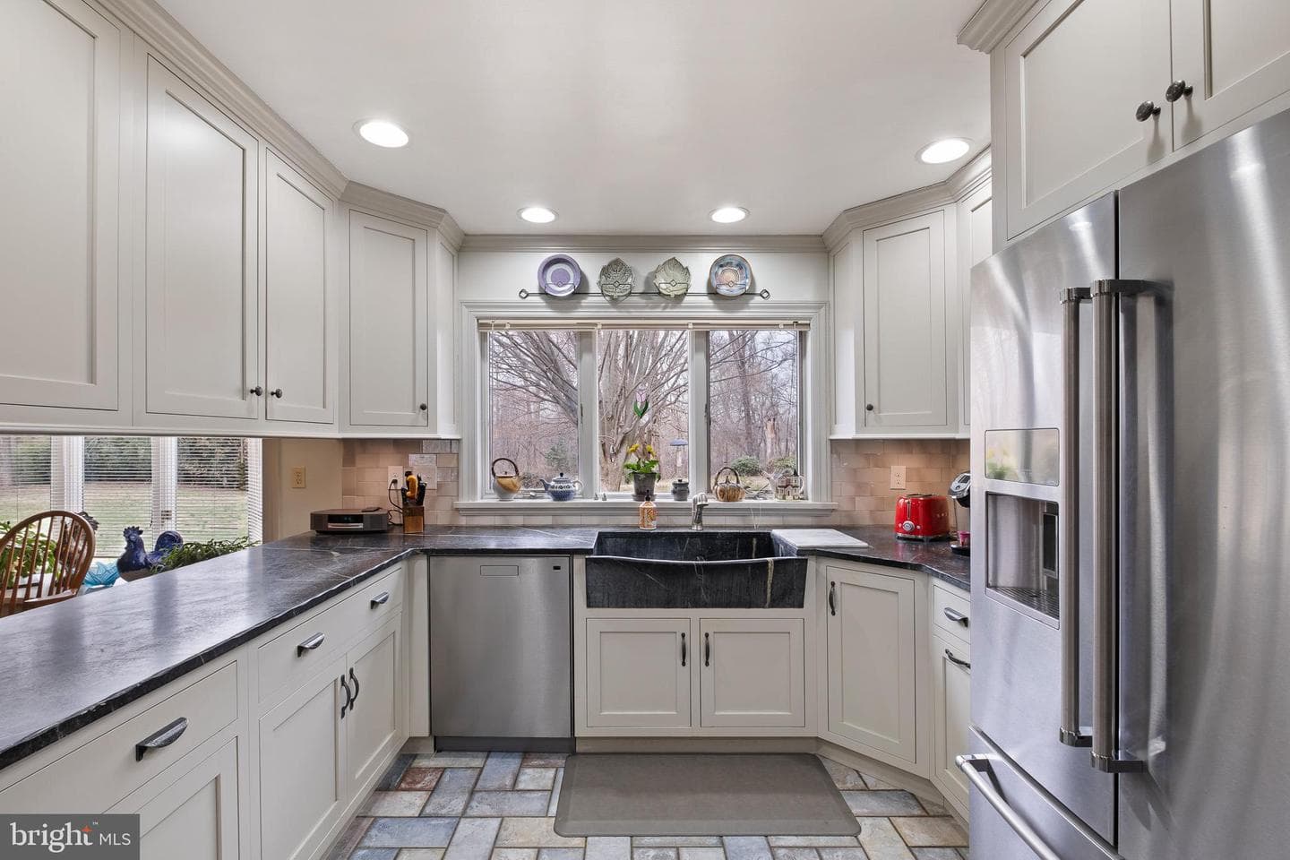 185 Riverside Drive photo 10