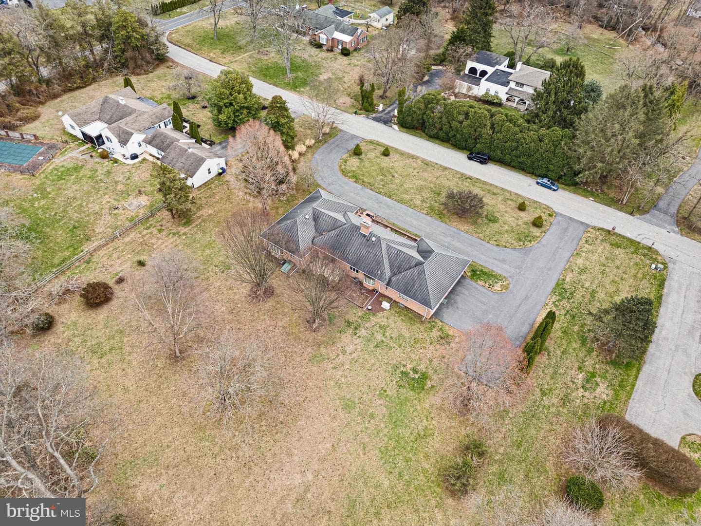 185 Riverside Drive photo 50
