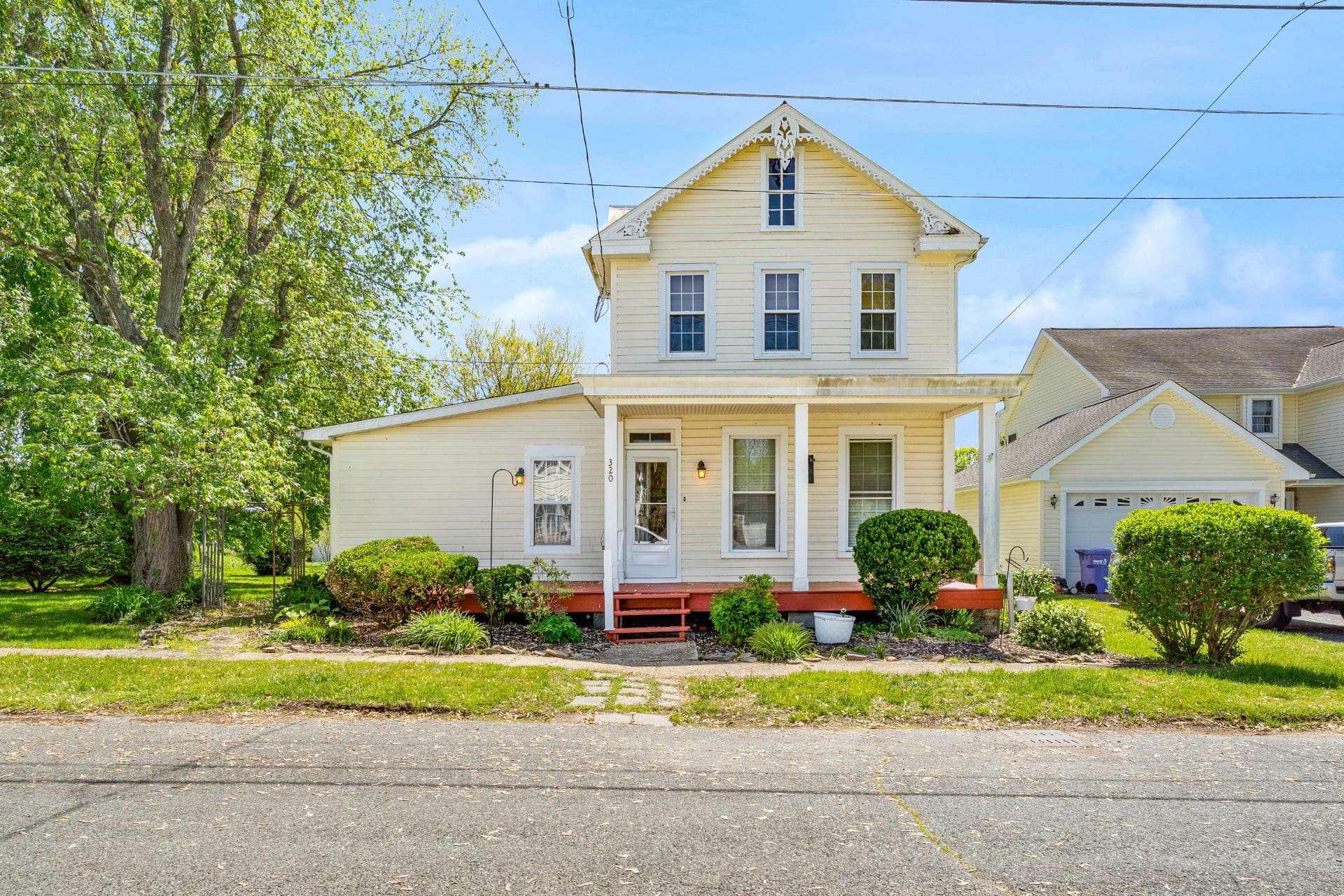 320 Cecil Street photo 3