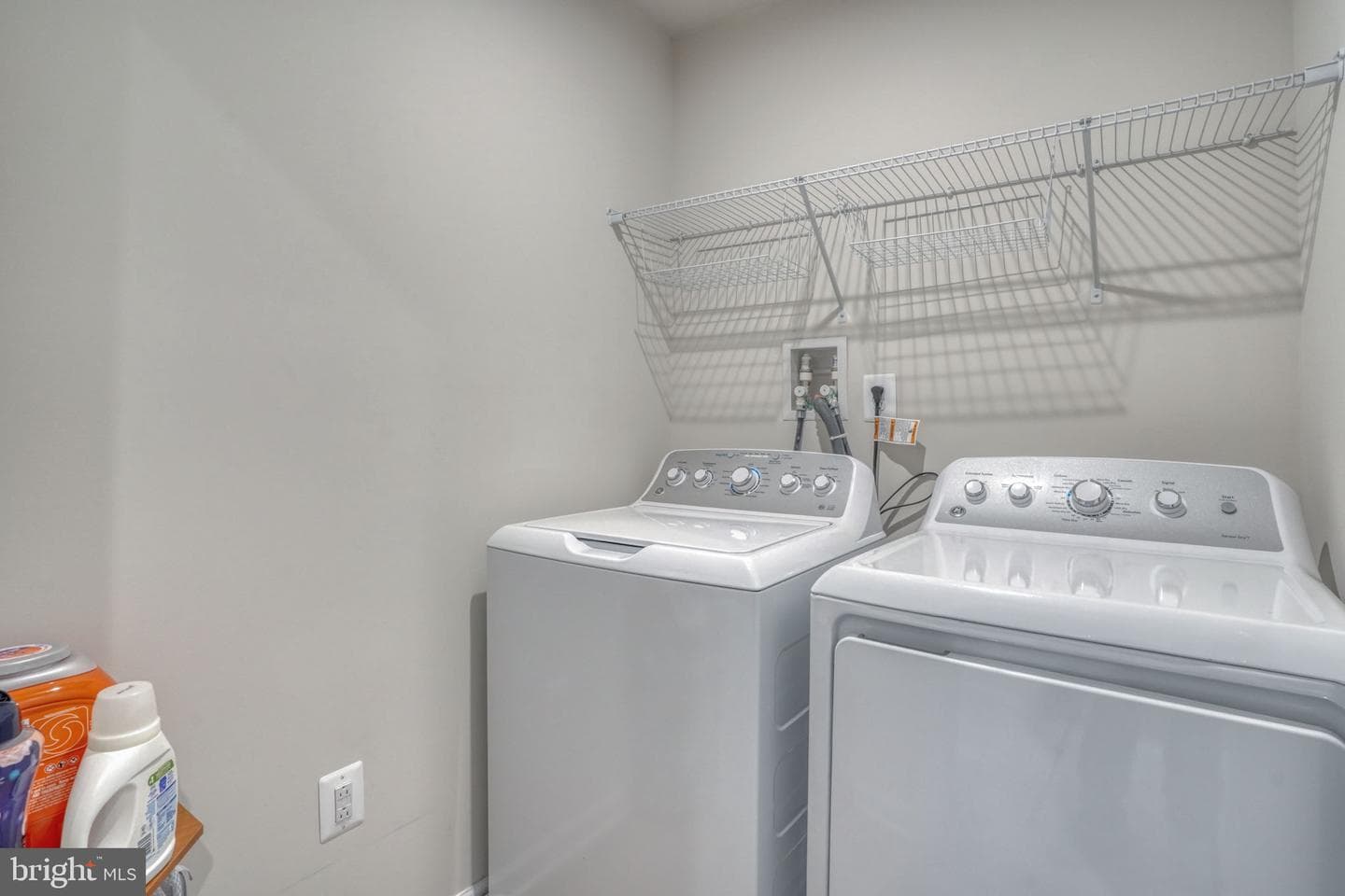 5 Olive Way photo 21