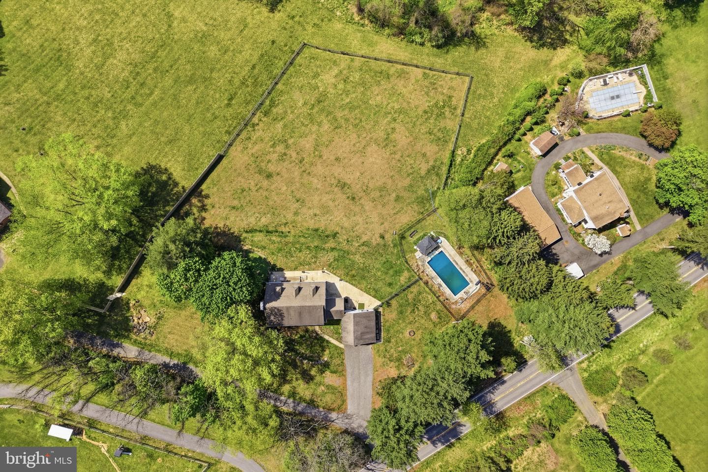 18 E Brook Knoll Road photo 51