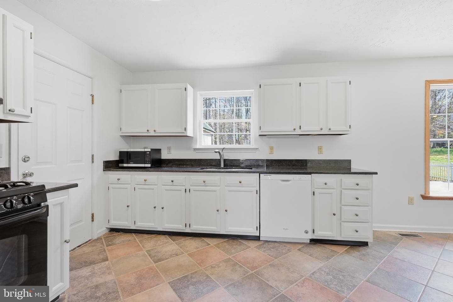 118 Liberty Lane photo 9