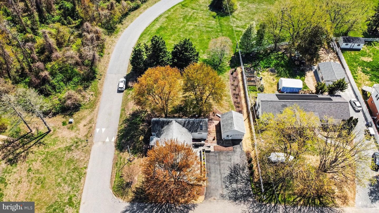 112 Midway Drive photo 42