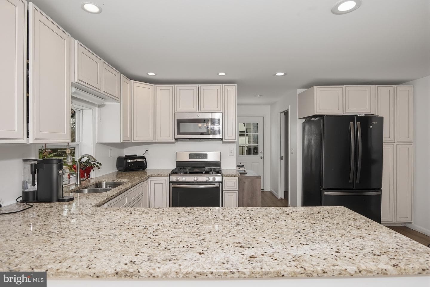 14 W Walnut Street photo 13