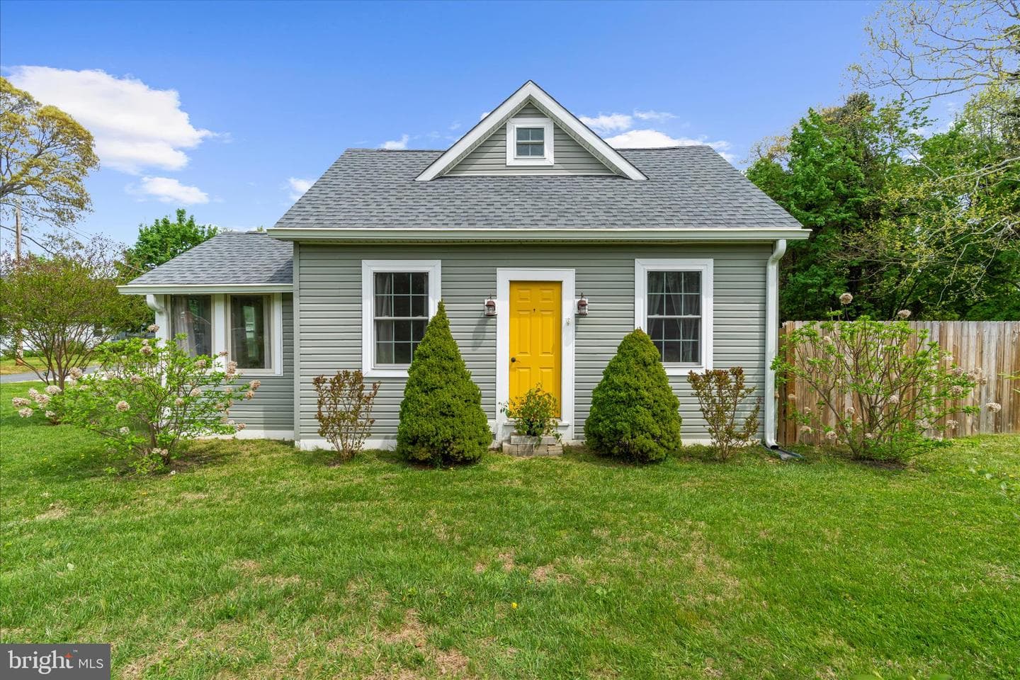 8 Anglewood Avenue photo 33