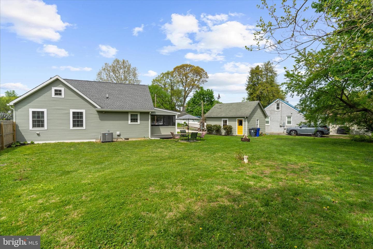 8 Anglewood Avenue photo 39