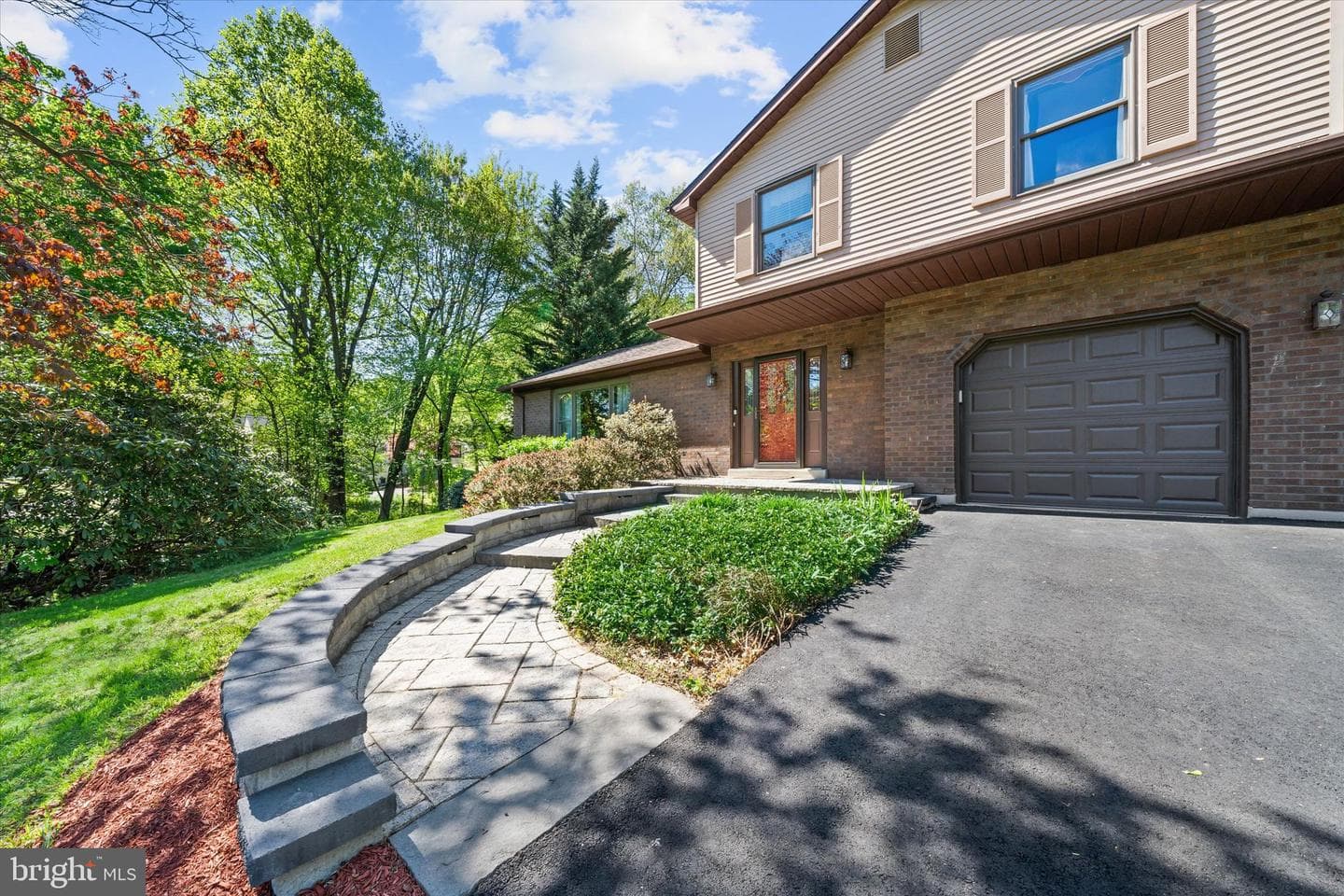 106 Black Oak Drive photo 2