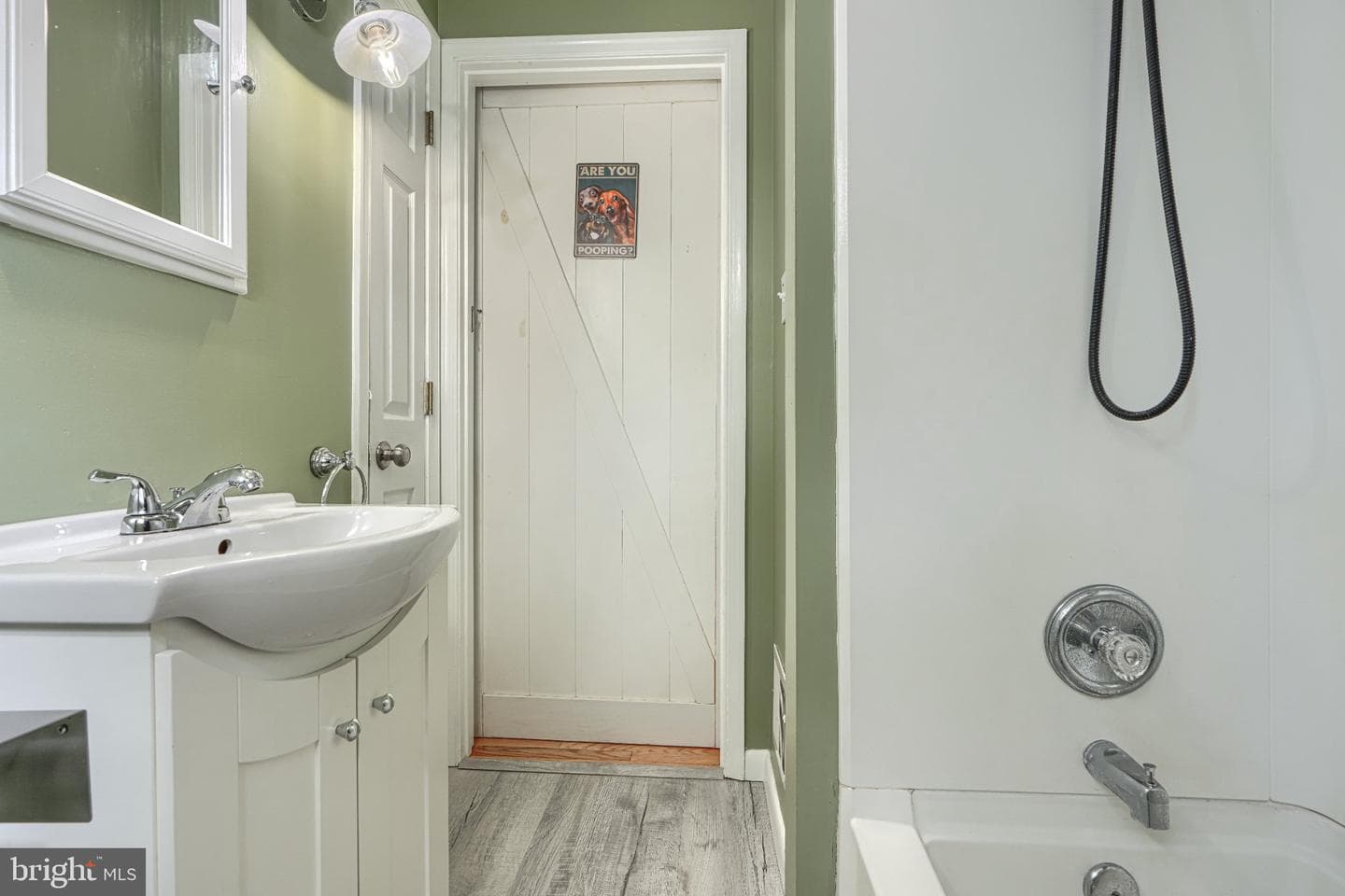 110 W Pearl Street photo 18