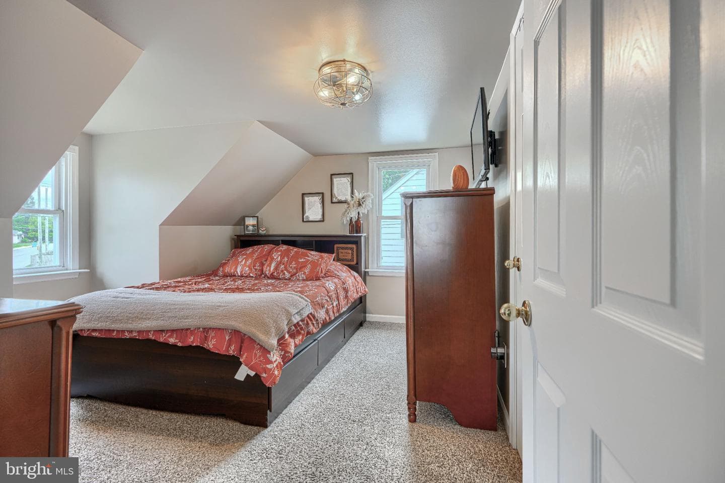 110 W Pearl Street photo 22
