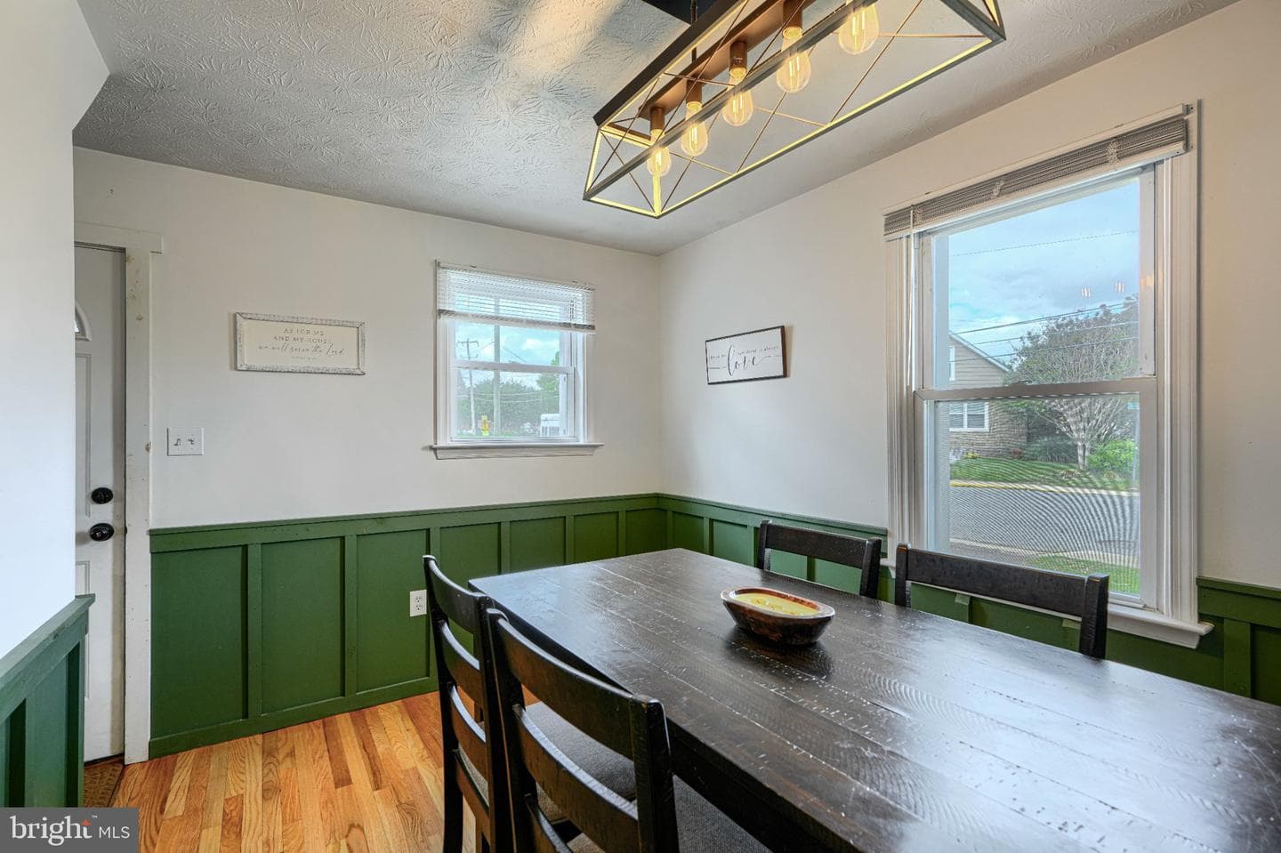 110 W Pearl Street photo 7