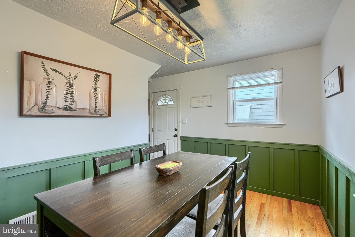 110 W Pearl Street photo 8
