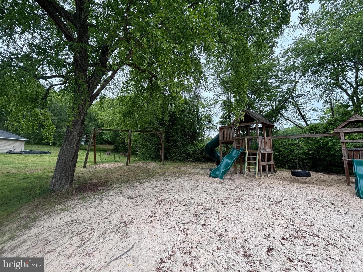 52 Arden Road photo 37