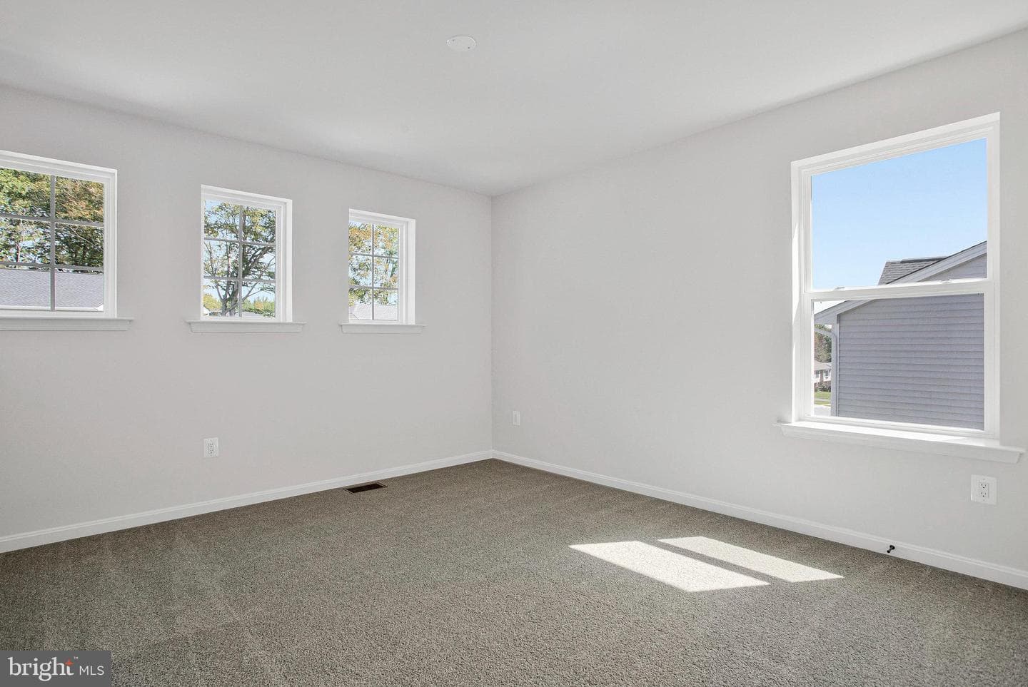 96 Catalpa Drive photo 33