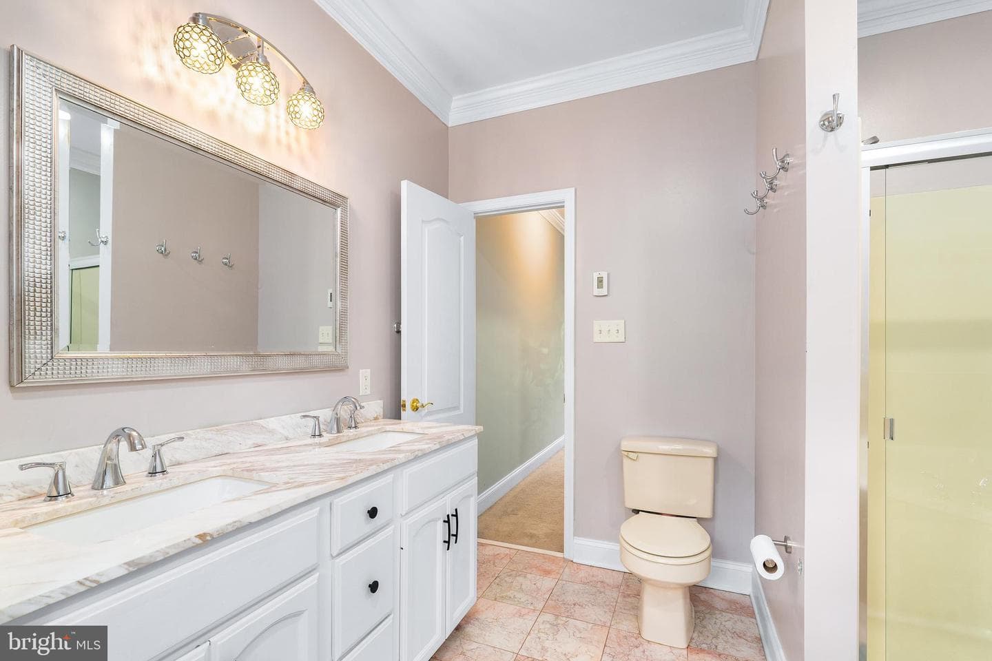 14 Guilford Court photo 20
