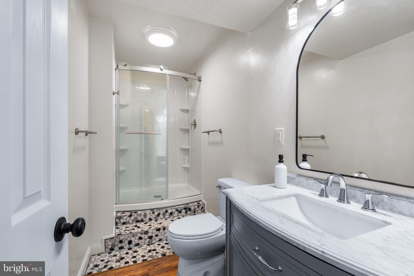 14 Guilford Court photo 34