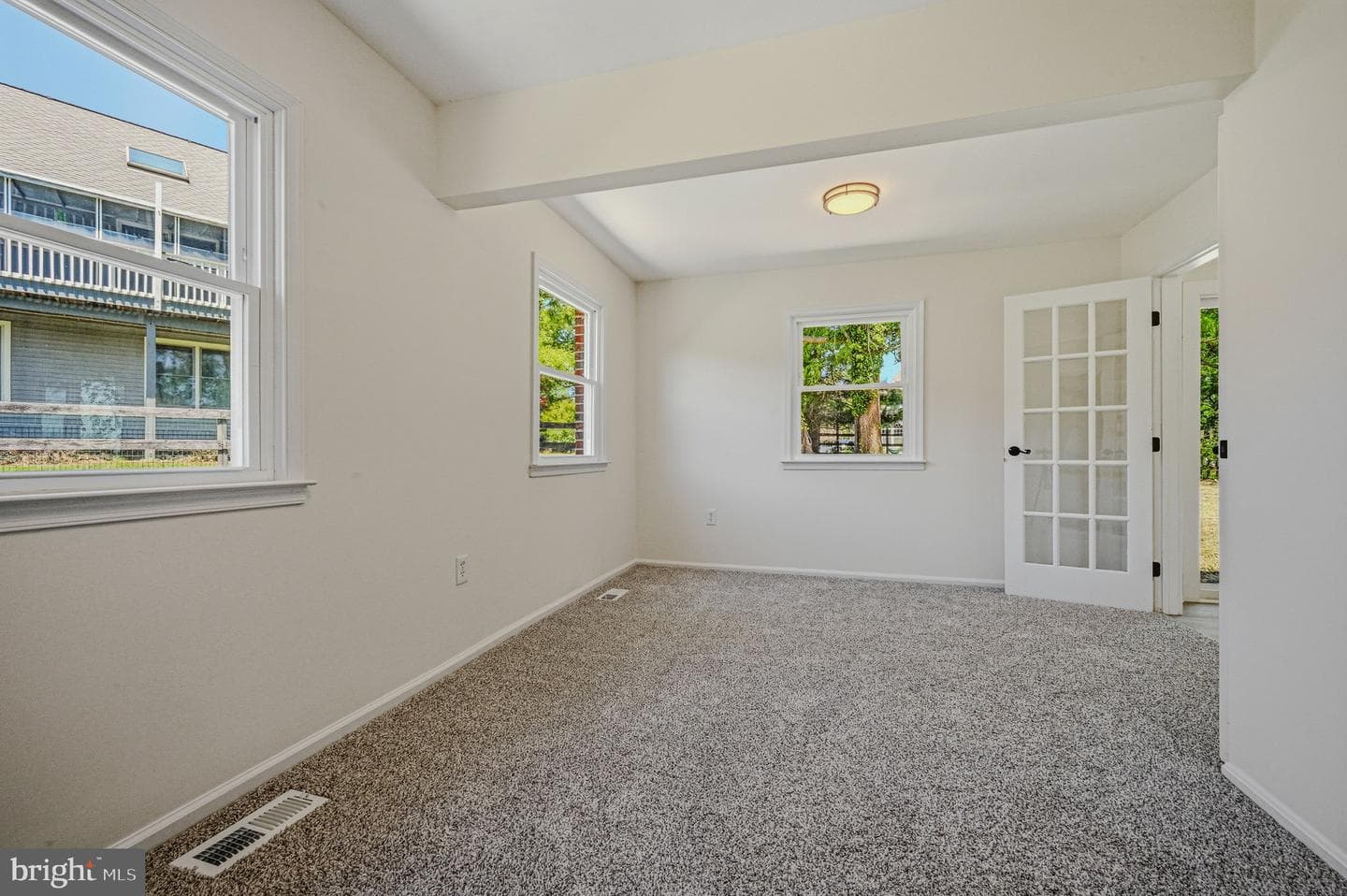 56 Mowbray Lane photo 28